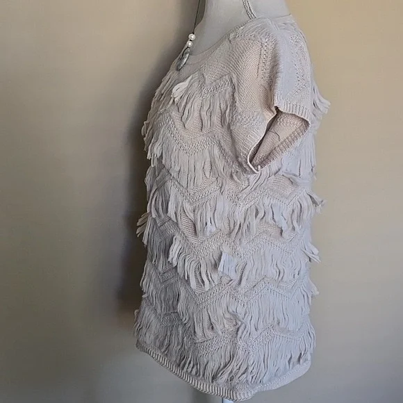 Anthropologie Little Yellow Bird Short-Sleeve Yarn Fringe Sweater Cream EUC - M - Picture 6 of 10